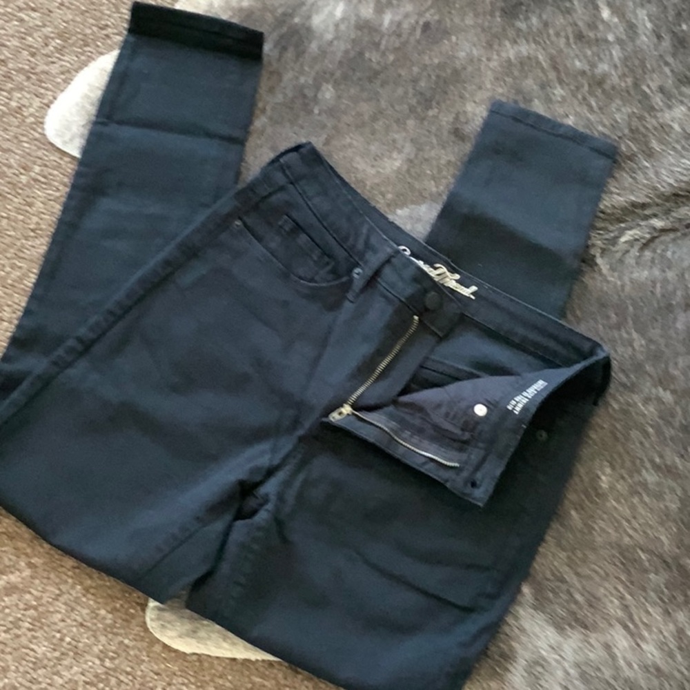 Universal Thread High rise skinny size 8